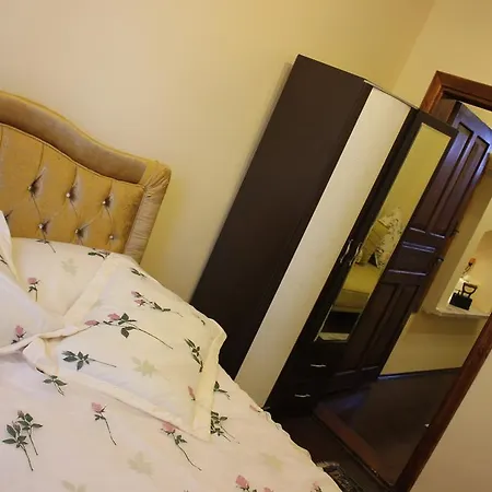 Papazin Konagi Ayvalı