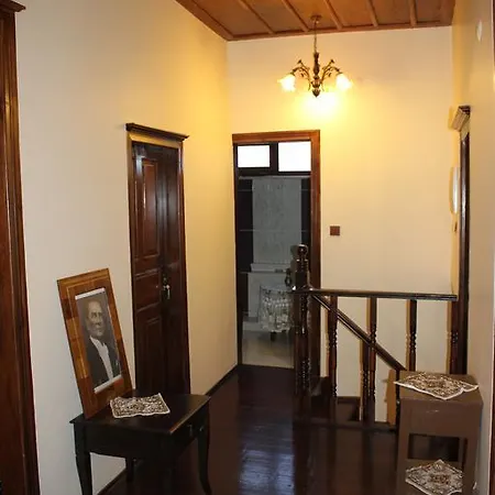 Papazin Konagi ゲストハウス 2*