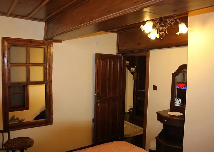 Papazin Konagi 招待所 2*