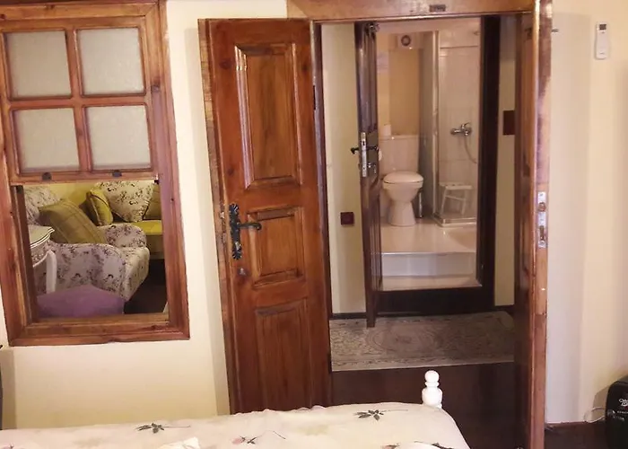 Papazin Konagi Ayvalı