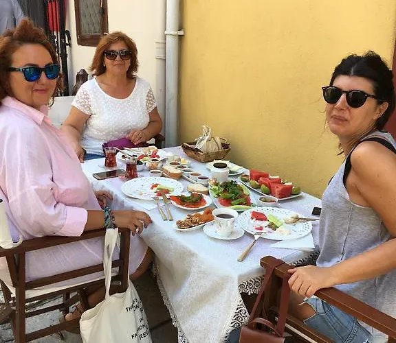 招待所 Papazin Konagi 2*