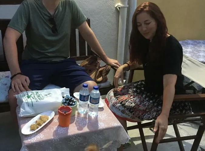 招待所 Papazin Konagi 2*