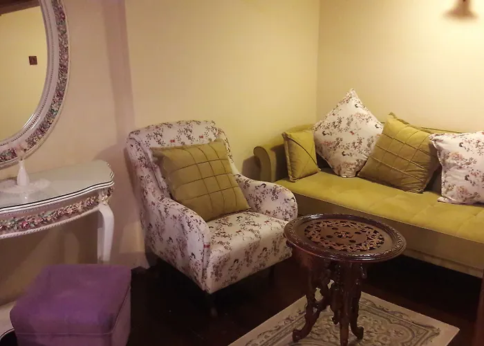 Papazin Konagi Ayvalı