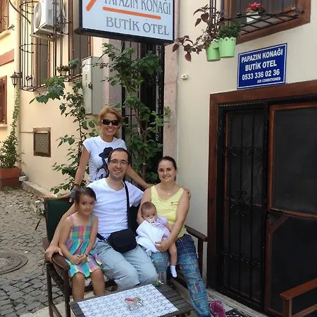 Papazin Konagi Гостьовий будинок Айвалик