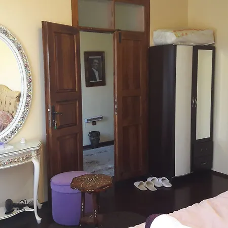 Papazin Konagi Гостьовий будинок Айвалик