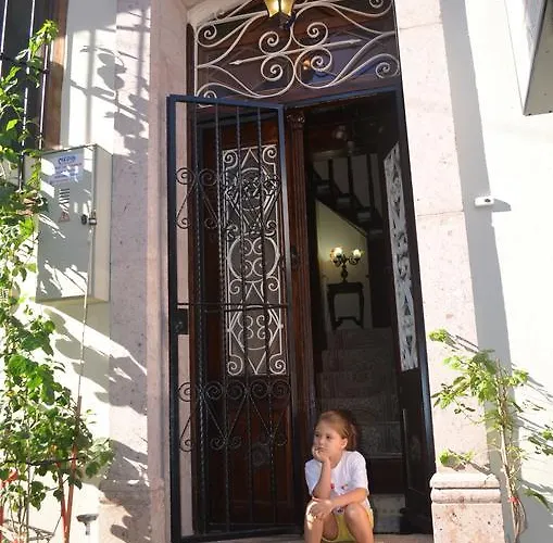 Papazin Konagi Pensión Ayvalı