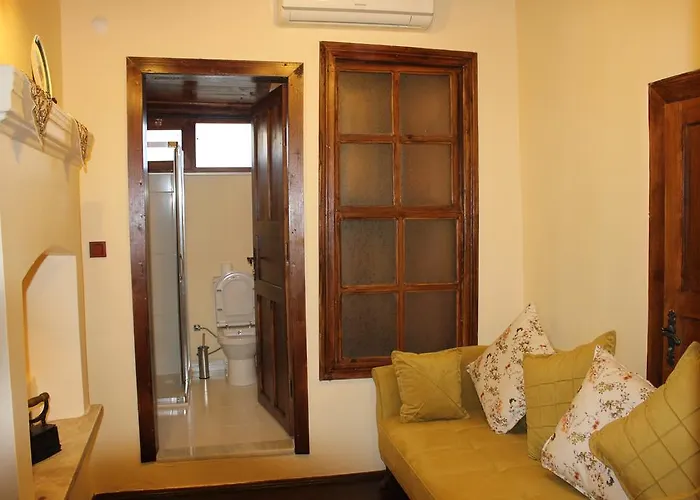 Papazin Konagi Pensión Ayvalı